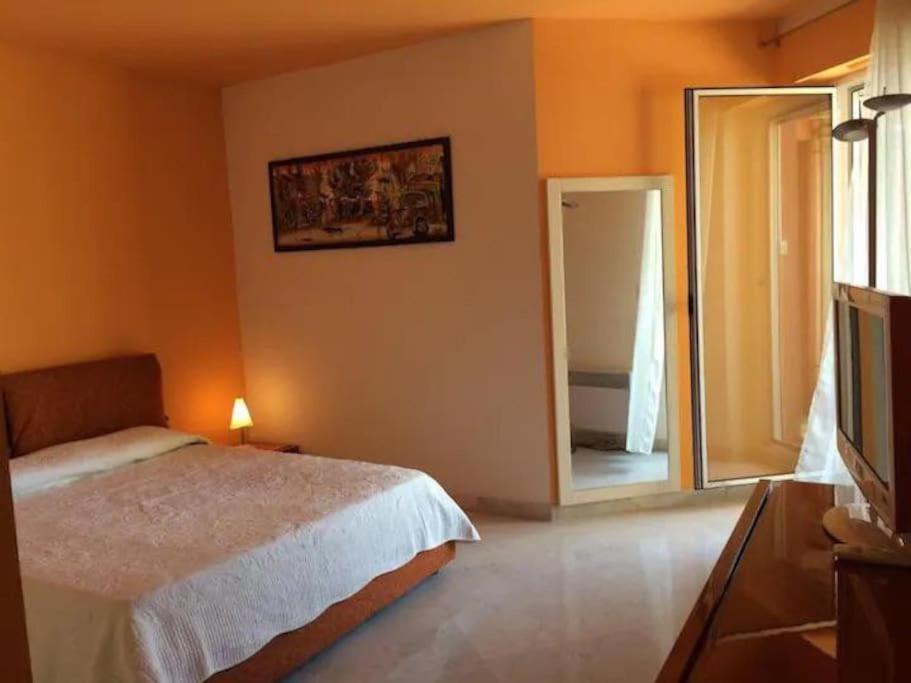 Victoria Bilocale Centro Citta E Vista Mare Apartamento Menton Exterior foto
